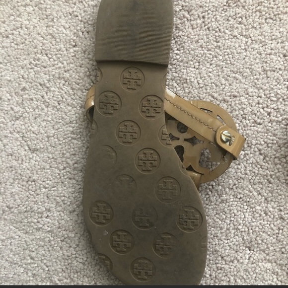 ✨SOLD ✨Tory Burch patent leather Miller sandal | 8 - Picture 3 of 4